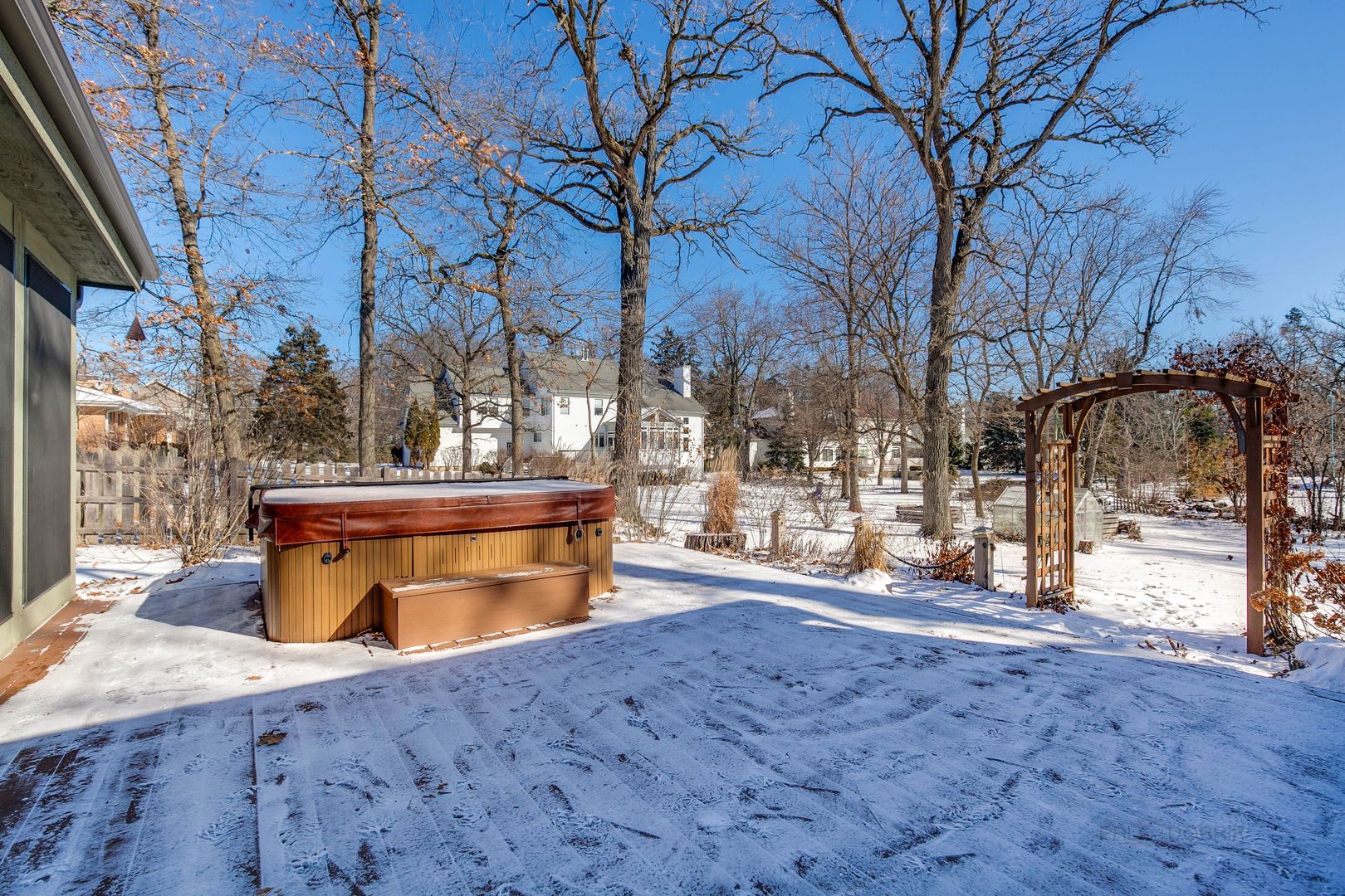 700 West Center Road Palatine, IL 60074 - Photo 26 of 32 a view of a outdoor space with trees