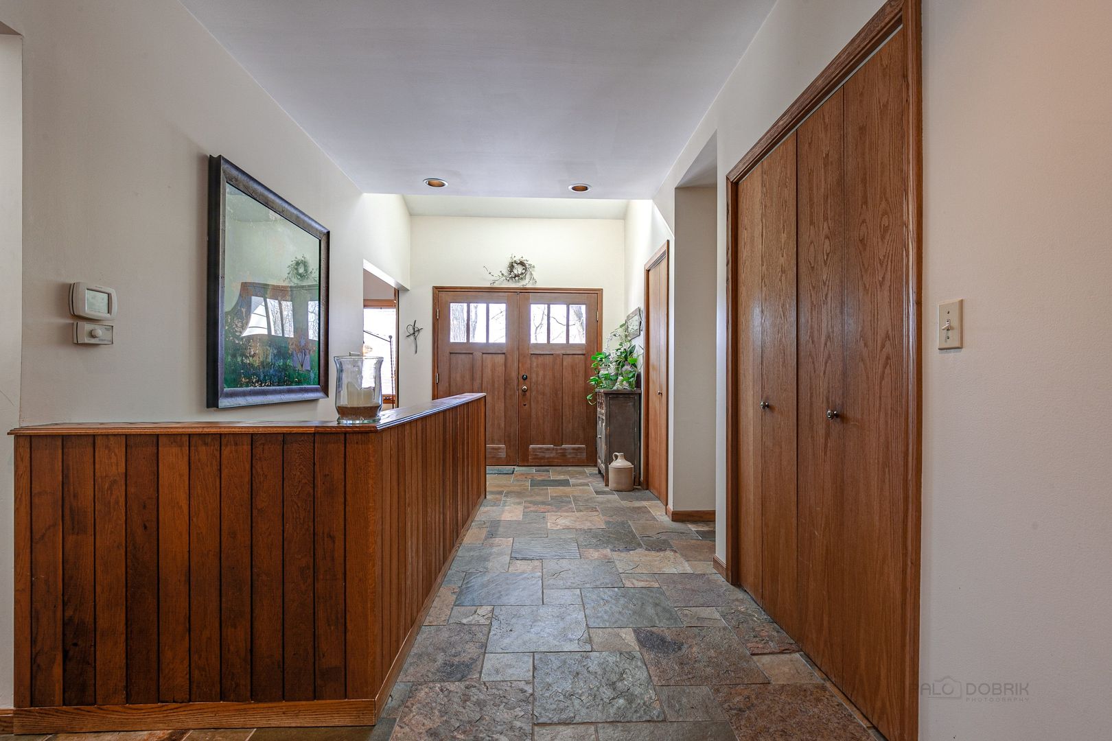700 West Center Road Palatine, IL 60074 - Photo 3 of 32 a view of a hallway with windows