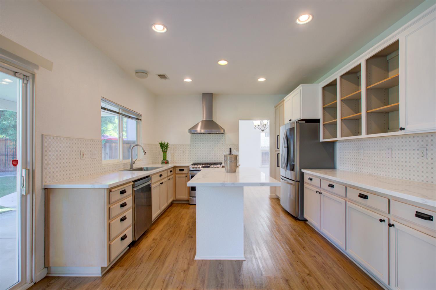 3081 Joshua Tree Circle Stockton, CA 95209 - Photo 4 of 57