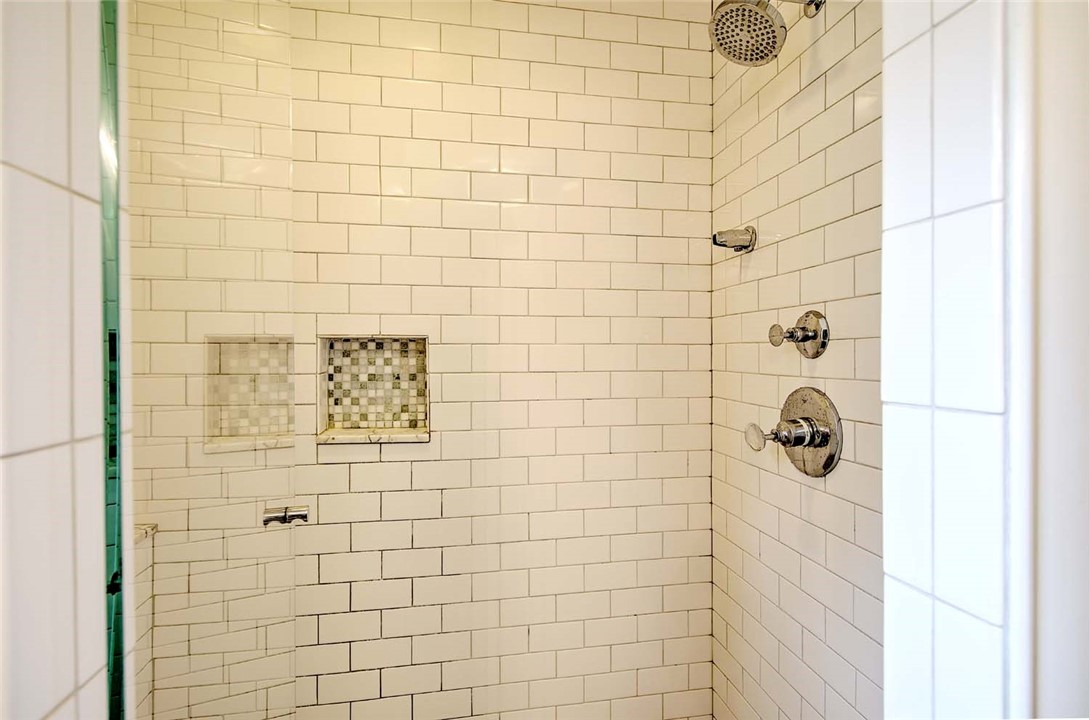 12 Holly Street Providence, RI 02906 - Photo 35 of 44
