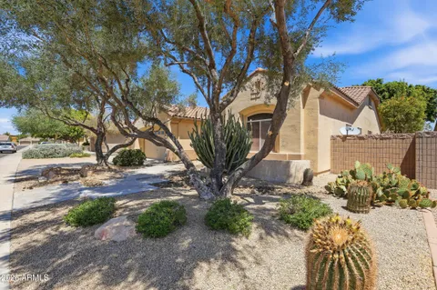 $670,000 | 8056 West Louise Drive, Peoria, AZ 85383