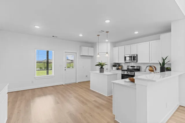 $355,990 | 2319 Ridgewood Drive, West Columbia, TX 77486