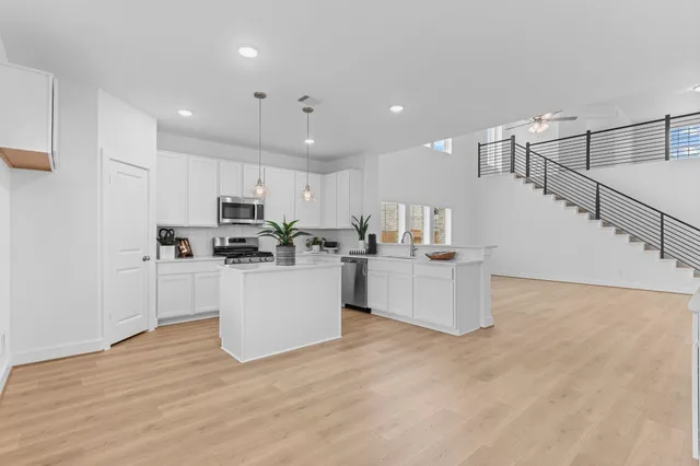 $355,990 | 2319 Ridgewood Drive, West Columbia, TX 77486