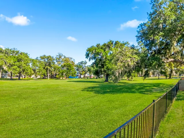 $355,990 | 2319 Ridgewood Drive, West Columbia, TX 77486