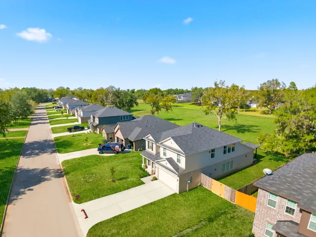 $355,990 | 2319 Ridgewood Drive, West Columbia, TX 77486