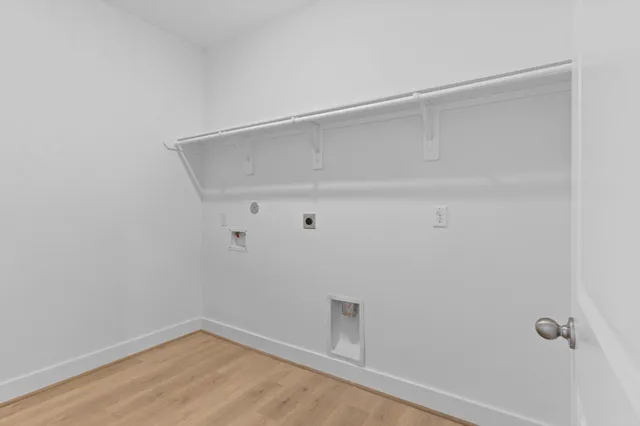 $355,990 | 2319 Ridgewood Drive, West Columbia, TX 77486