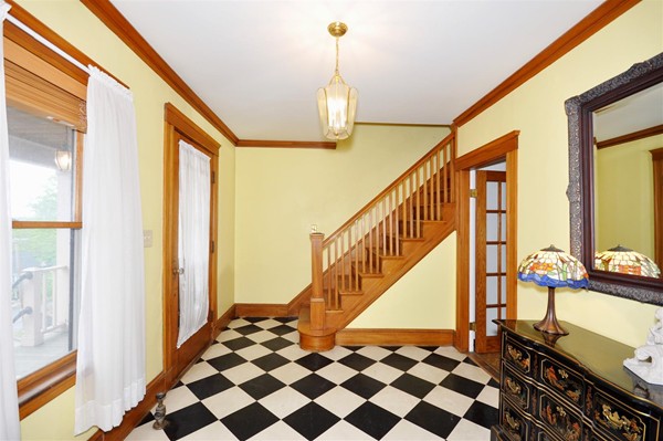 22 Sutherland Road Arlington, MA 02476 - Photo 3 of 26