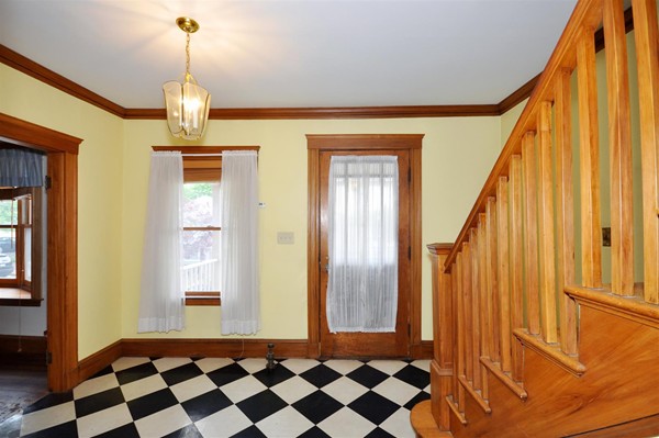 22 Sutherland Road Arlington, MA 02476 - Photo 4 of 26