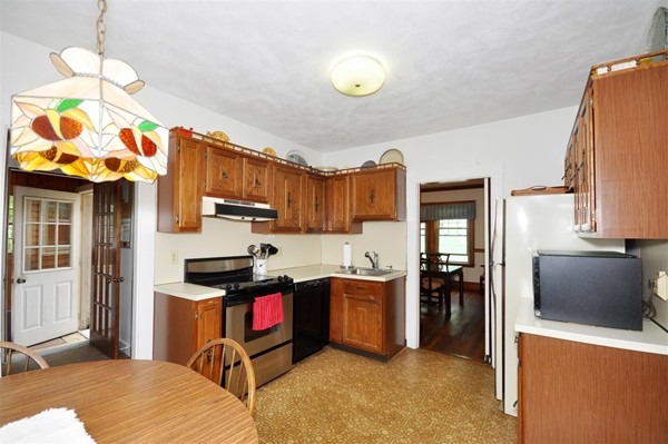 22 Sutherland Road Arlington, MA 02476 - Photo 6 of 26