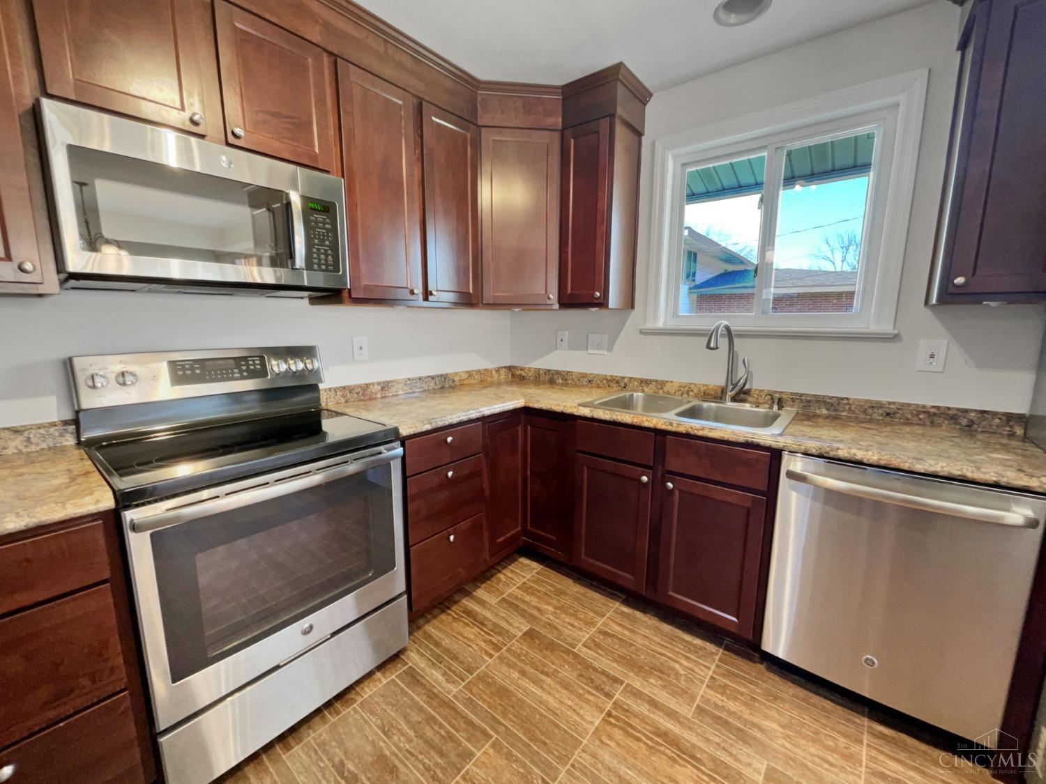 825 Cascade Road Forest Park, OH 45240 - Photo 12 of 22 Gallery Image 12