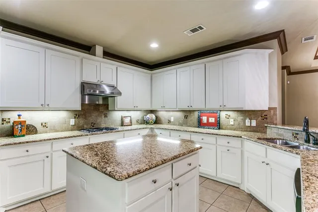 $799,000 | 223 Wood Street, Unit 201, Grapevine, TX 76051