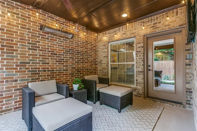 $799,000 | 223 Wood Street, Unit 201, Grapevine, TX 76051