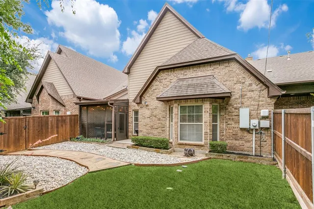 $799,000 | 223 Wood Street, Unit 201, Grapevine, TX 76051