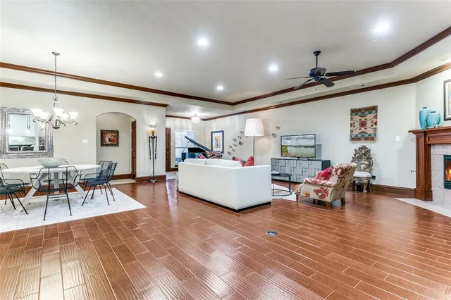 $799,000 | 223 Wood Street, Unit 201, Grapevine, TX 76051