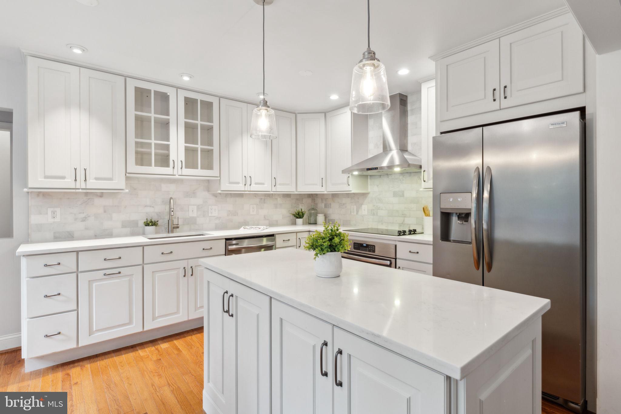 5910 Overlea Road Bethesda, MD 20816 - Photo 11 of 50 Gourmet Renovated Kitchen