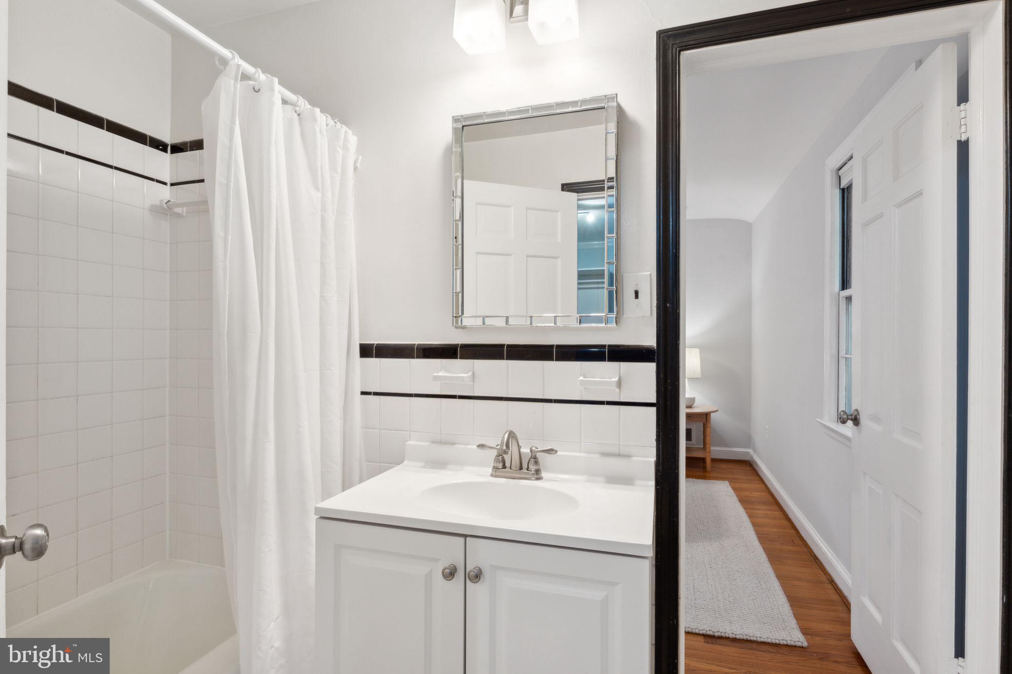 5910 Overlea Road Bethesda, MD 20816 - Photo 23 of 50 En-suite Primary Bathroom