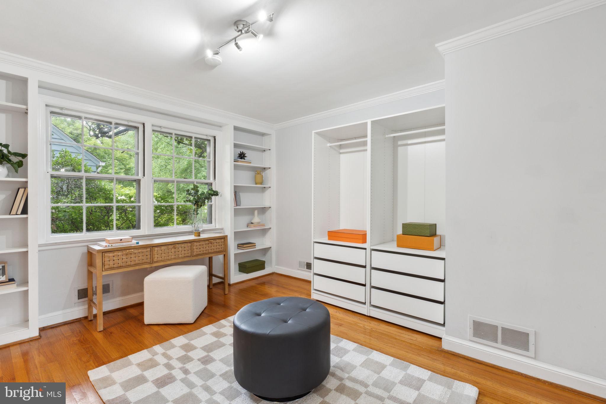 5910 Overlea Road Bethesda, MD 20816 - Photo 25 of 50 Walk-in-clot or Office