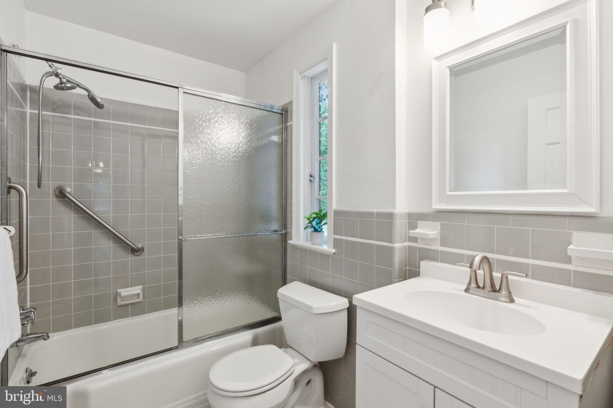 5910 Overlea Road Bethesda, MD 20816 - Photo 26 of 50 Main Level - 2nd Full Bath