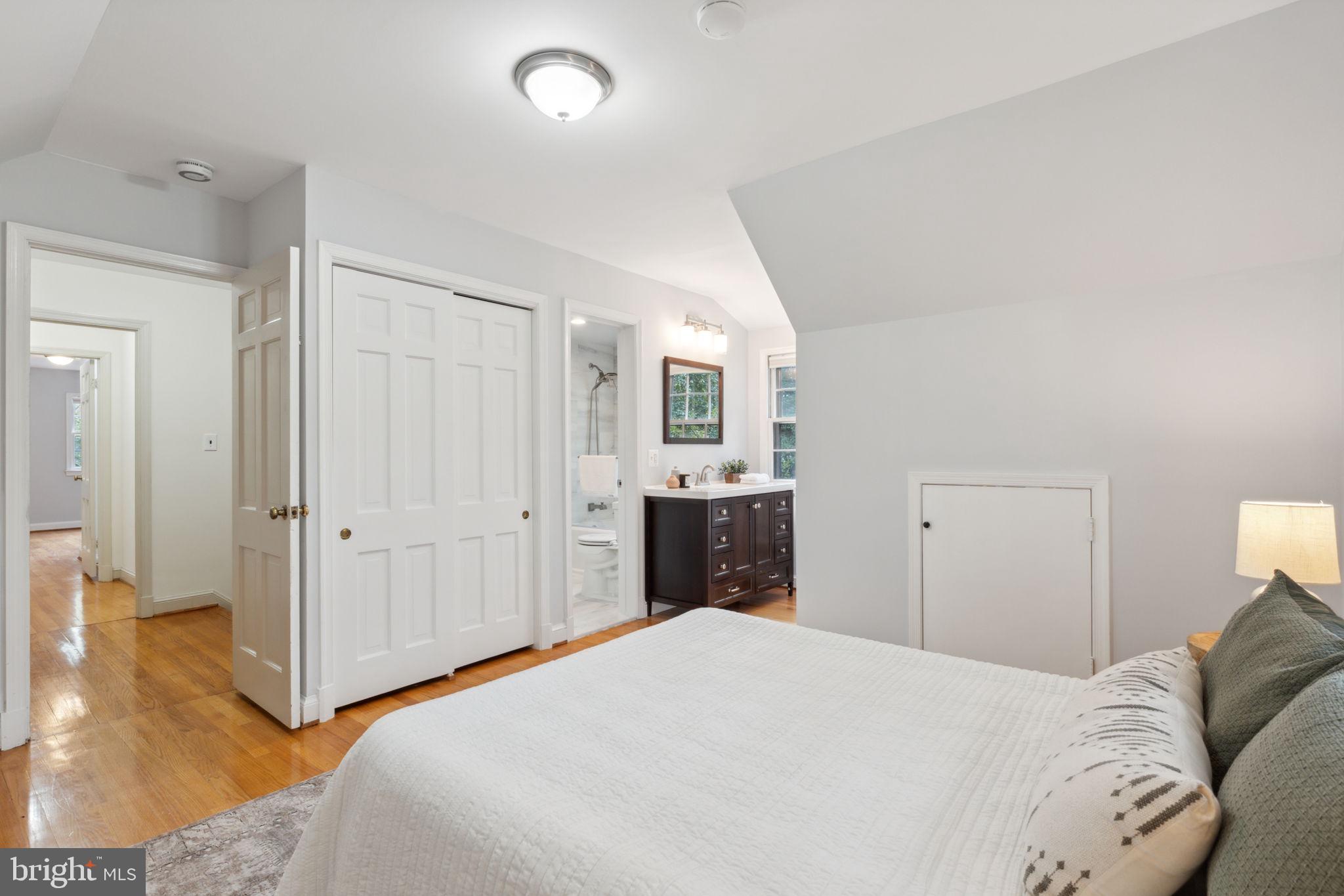 5910 Overlea Road Bethesda, MD 20816 - Photo 30 of 50 Upper Level - 2nd Primary Bedroom