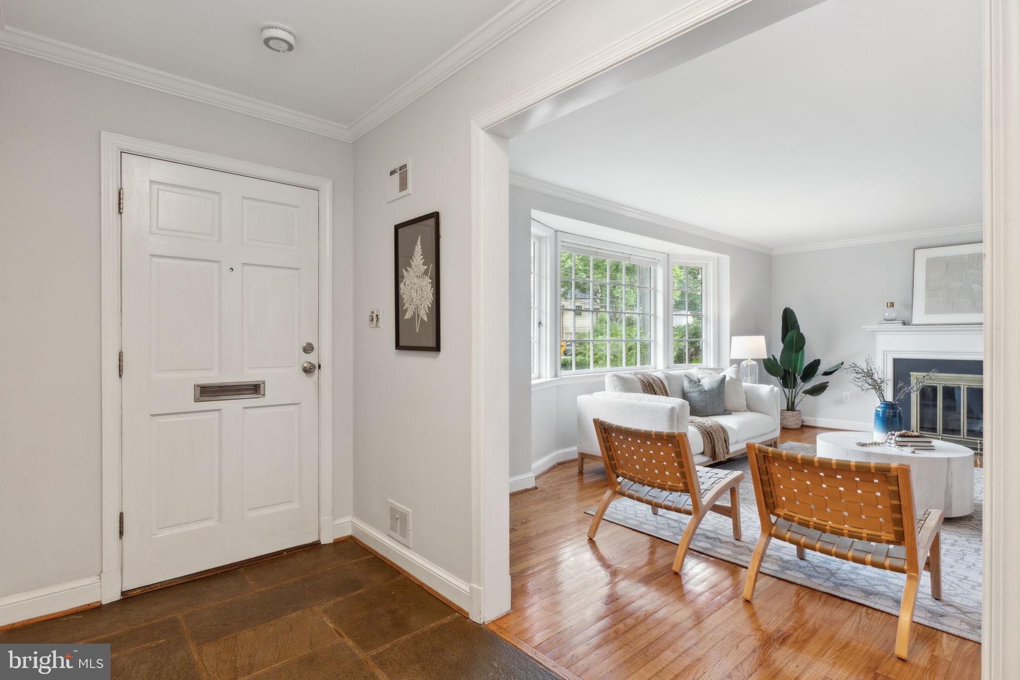 5910 Overlea Road Bethesda, MD 20816 - Photo 3 of 50 Foyer
