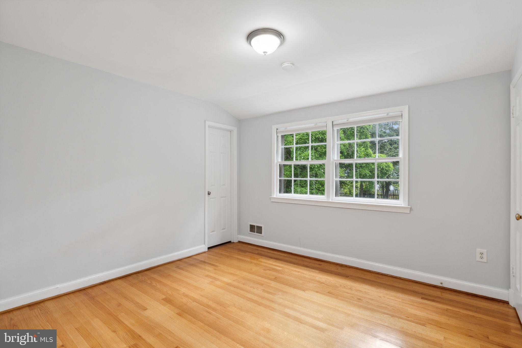 5910 Overlea Road Bethesda, MD 20816 - Photo 33 of 50 Upper Level - 4th Bedroom