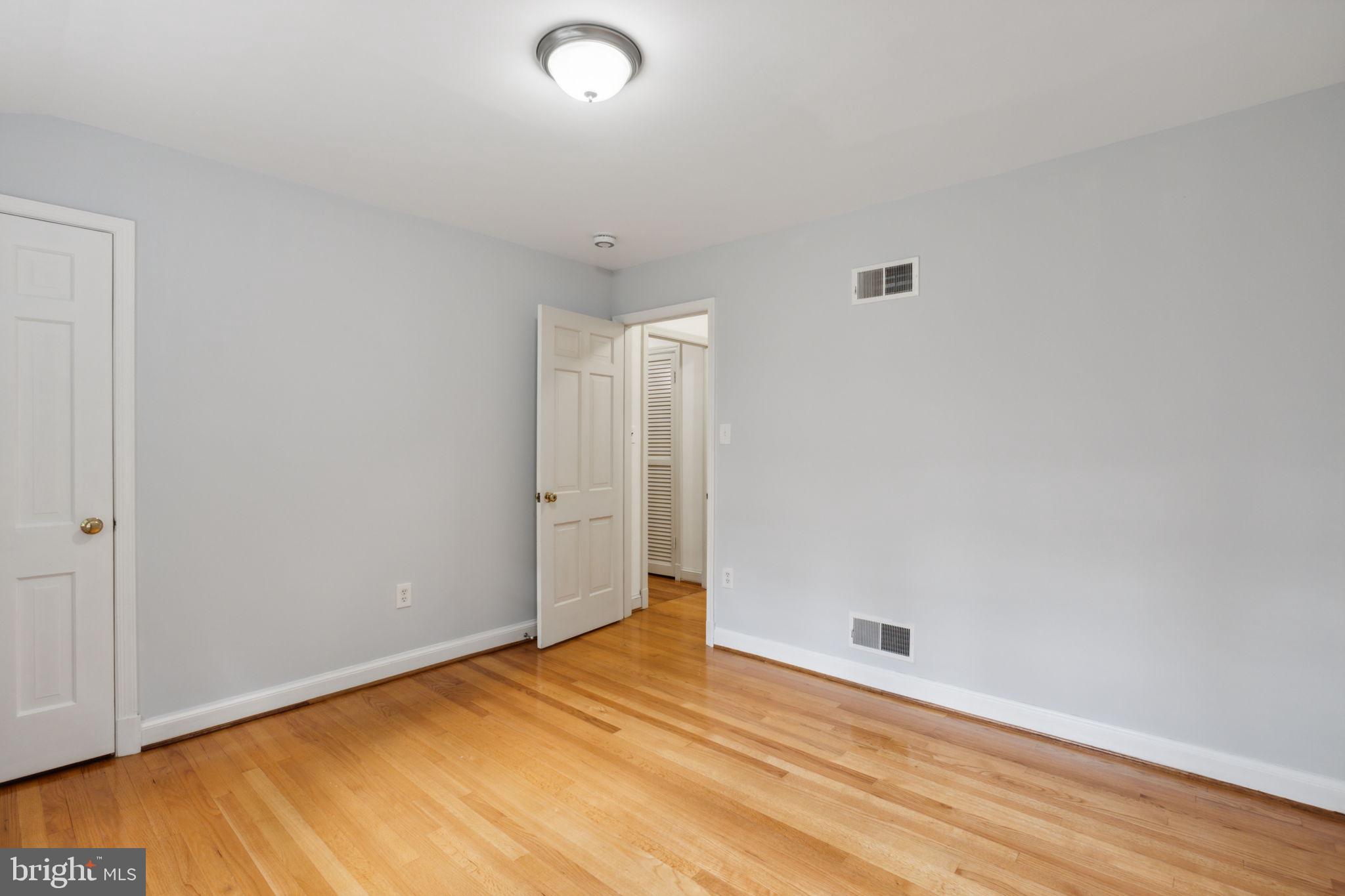 5910 Overlea Road Bethesda, MD 20816 - Photo 34 of 50 Upper Level - 4th Bedroom