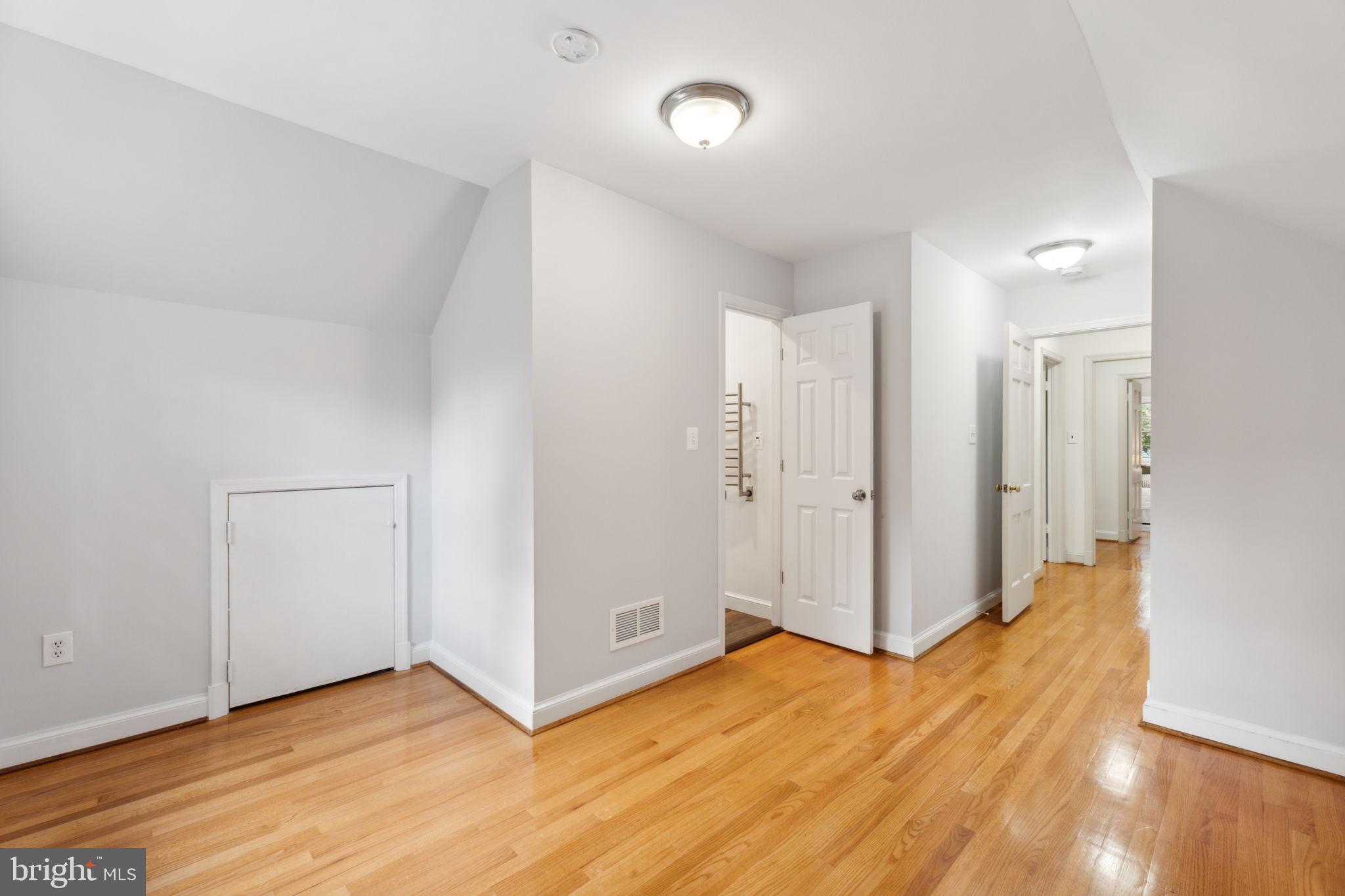 5910 Overlea Road Bethesda, MD 20816 - Photo 35 of 50 Upper Level - 5th Bedroom