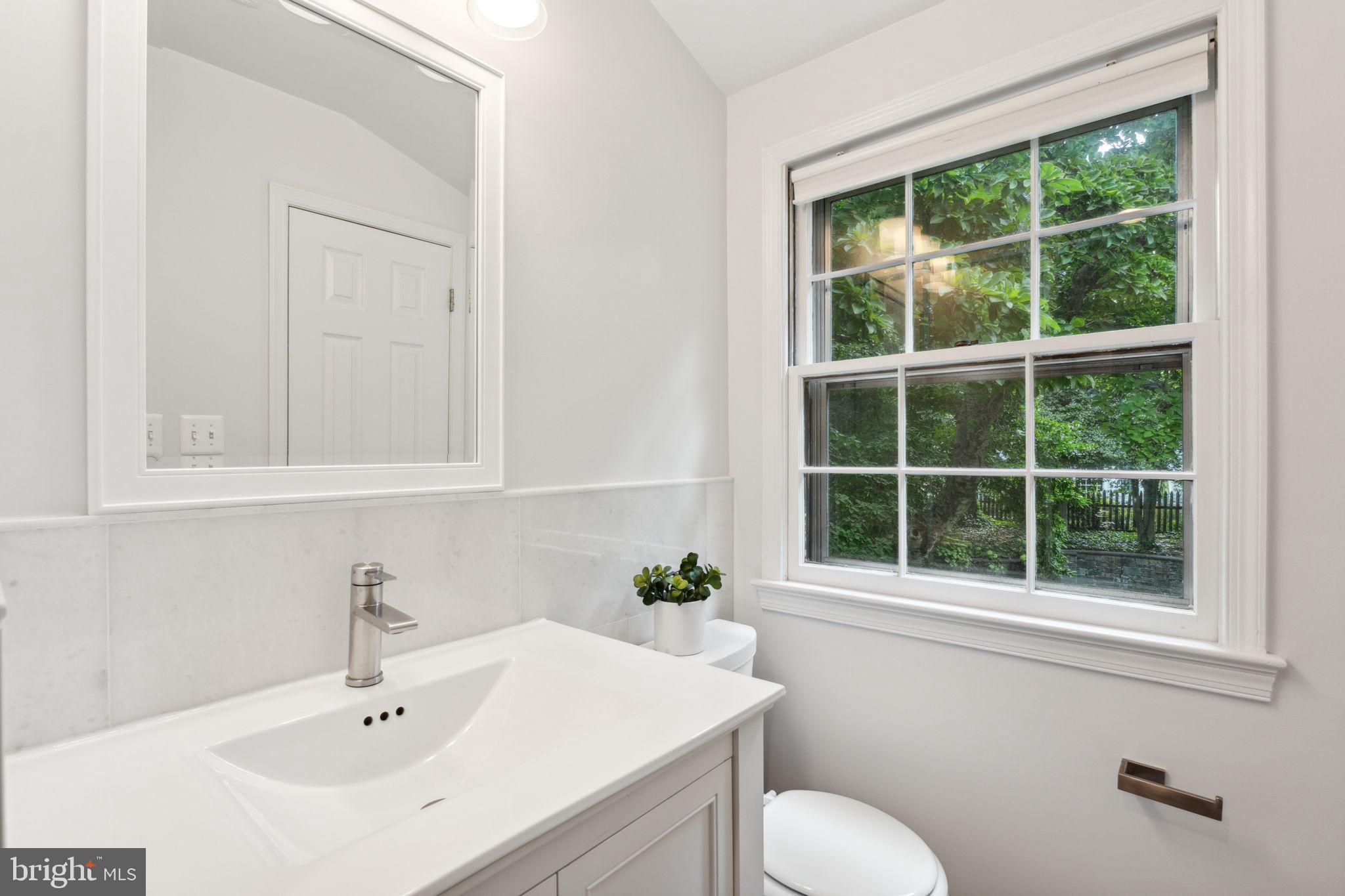 5910 Overlea Road Bethesda, MD 20816 - Photo 37 of 50 Jack & Jill Bathroom - Upper Level