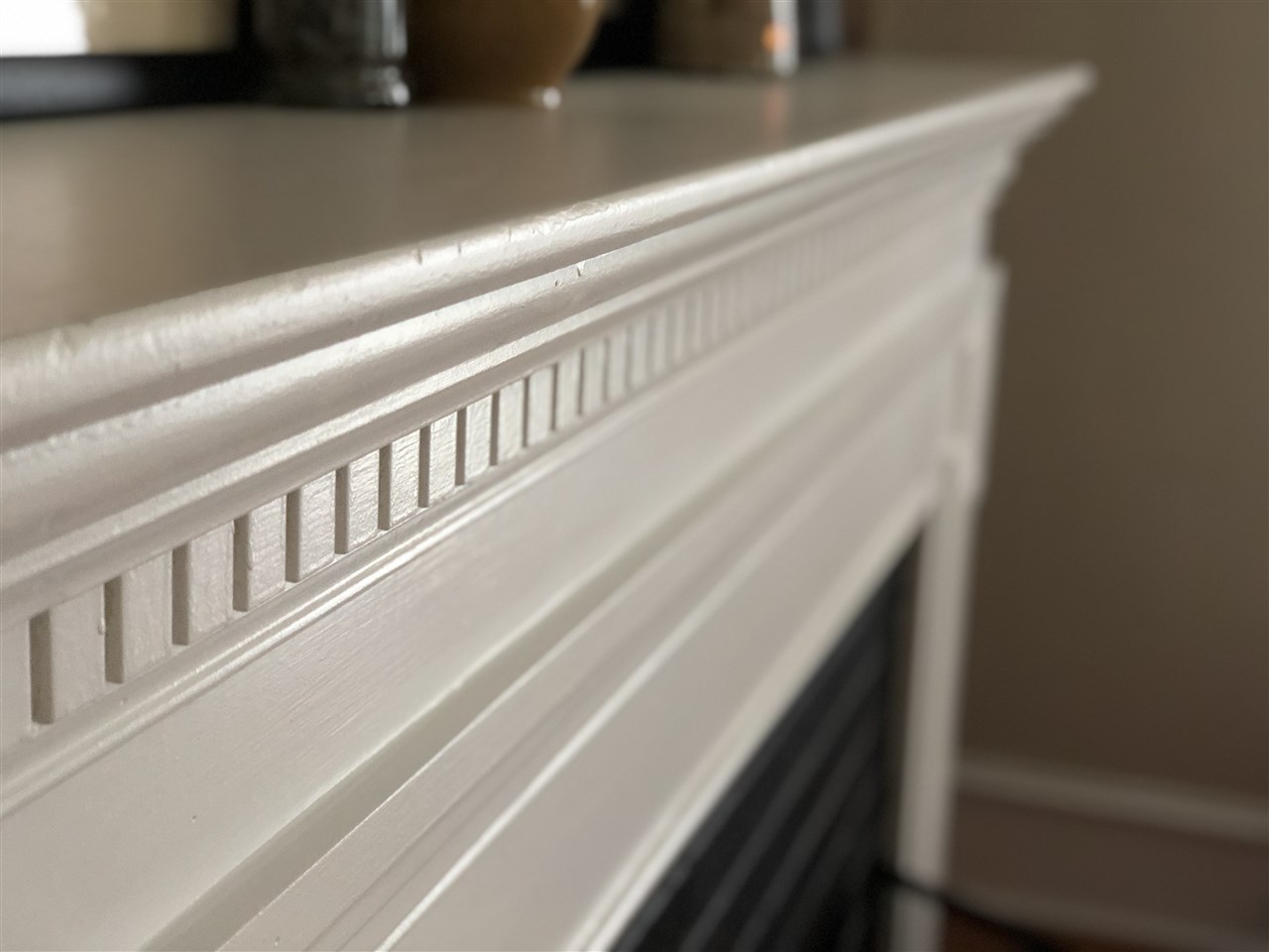8383 Fenton Road Grand Blanc, MI 48439 - Photo 10 of 33 Mantle Detail