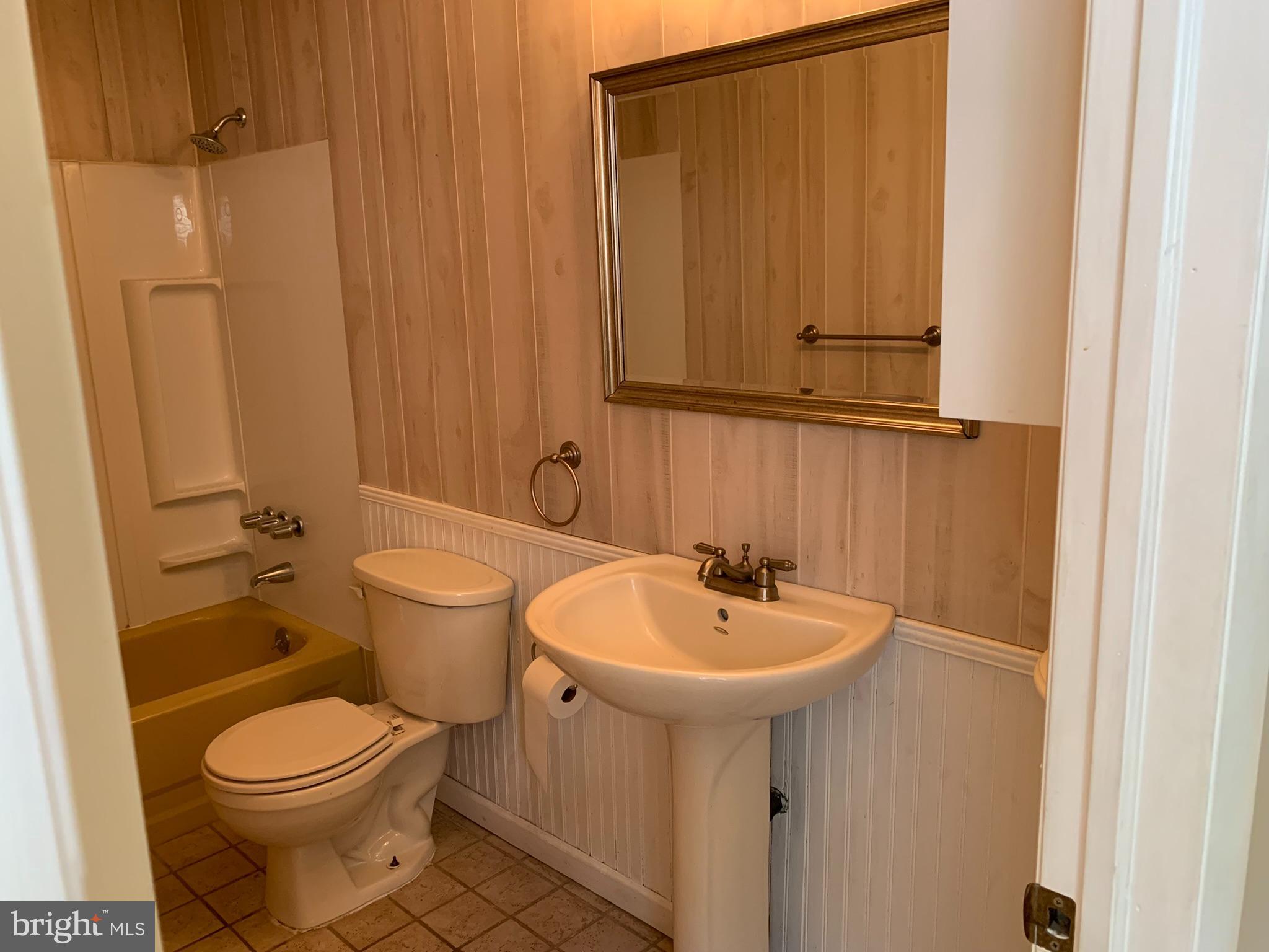661 Mt Laurel Road Mount Laurel, NJ 08054 - Photo 17 of 25 Main hall full bath