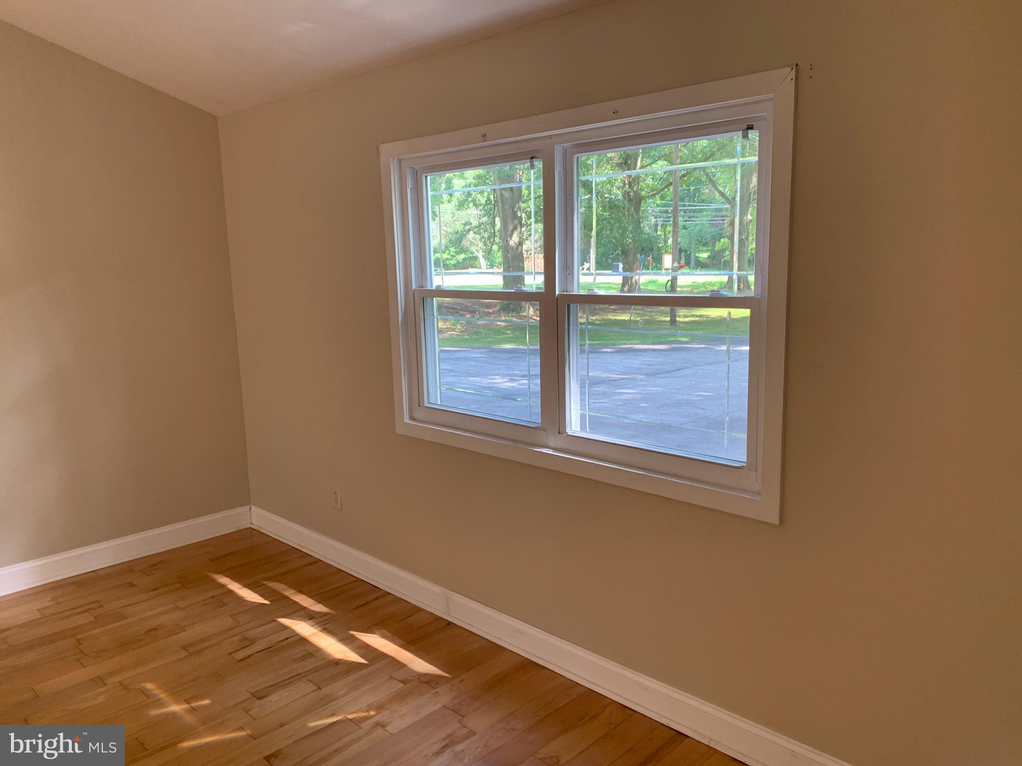661 Mt Laurel Road Mount Laurel, NJ 08054 - Photo 5 of 25 Living room