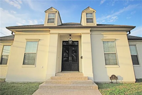 $2,950 | 2 Laux Manor Drive, Metairie, LA 70003