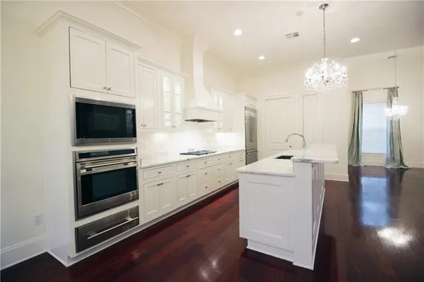 $2,950 | 2 Laux Manor Drive, Metairie, LA 70003