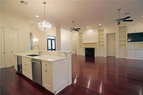 $2,950 | 2 Laux Manor Drive, Metairie, LA 70003