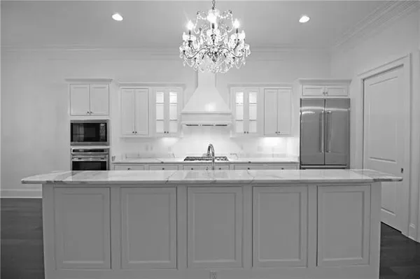 $2,950 | 2 Laux Manor Drive, Metairie, LA 70003