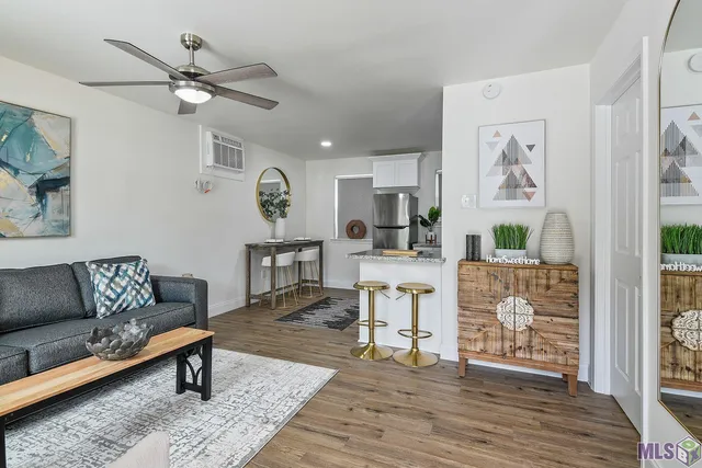 $1,000 | Undisclosed Address, Denham Springs, LA 70726