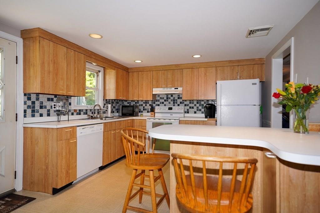 21 Ely Road Arlington, MA 02476 - Photo 5 of 26 Gallery Image 5