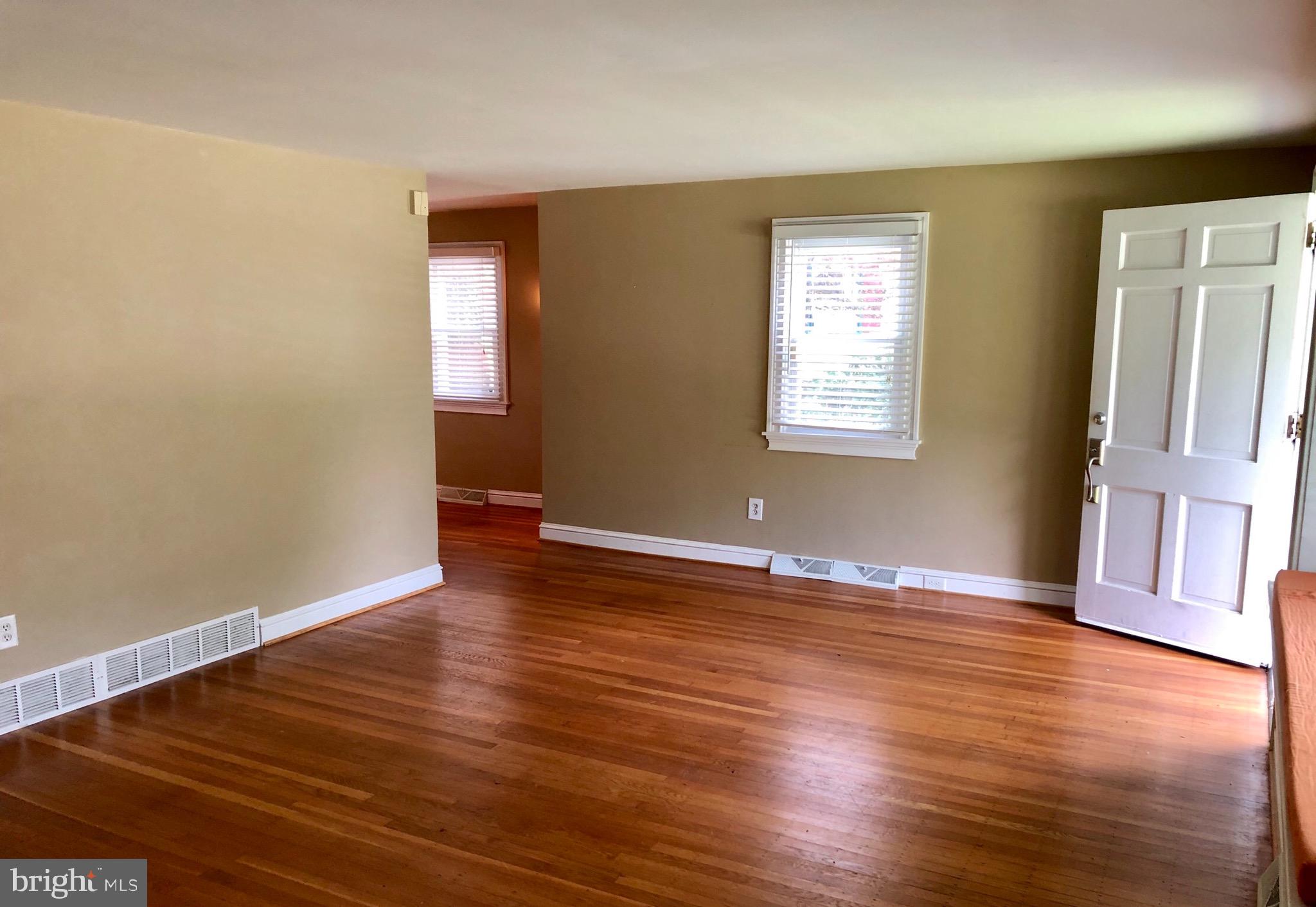1526 County Line Road Bryn Mawr, PA 19010 - Photo 2 of 7 Living Area