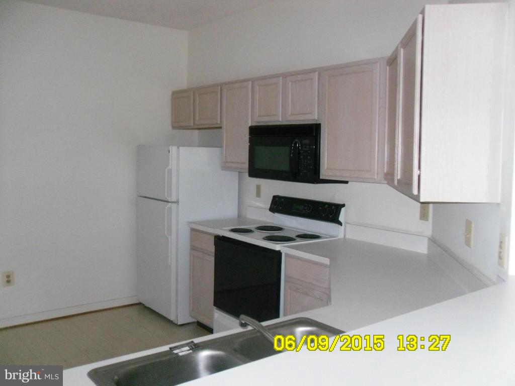7203 Bogley Road, Unit 301 Baltimore, MD 21244 - Photo 3 of 6 Kitchen