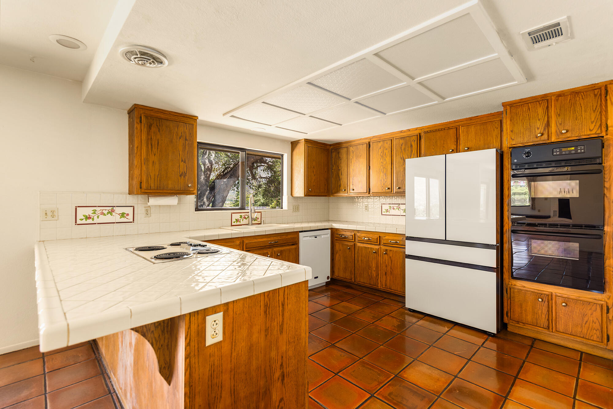 534 Fairview Road Ojai, CA 93023 - Photo 13 of 22 S8C_534 Fairview_53
