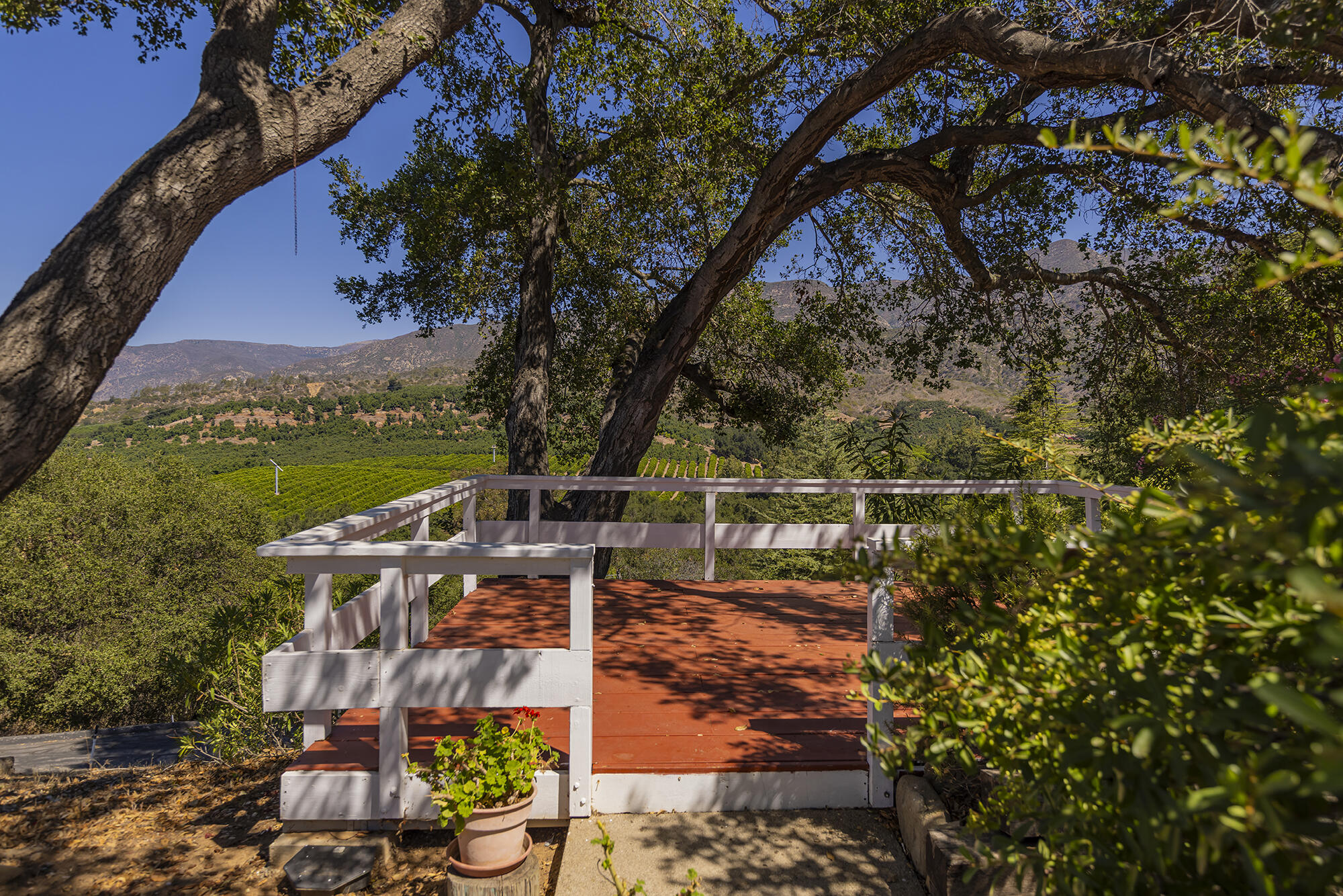534 Fairview Road Ojai, CA 93023 - Photo 7 of 22 S8C_534 Fairview_18