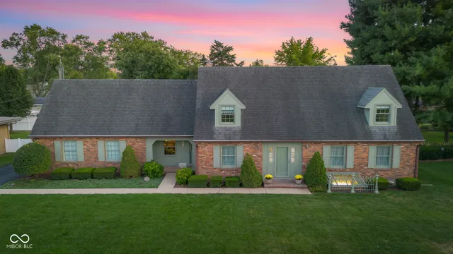 $395,000 | 1411 Parkside Drive, Columbus, IN 47203