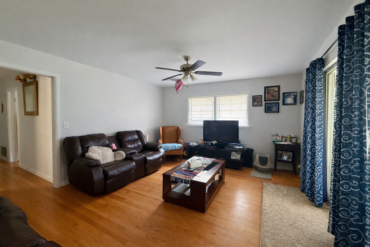 502 South Edward Street Mount Prospect, IL 60056 - Photo 2 of 7 a living room with furniture and a window