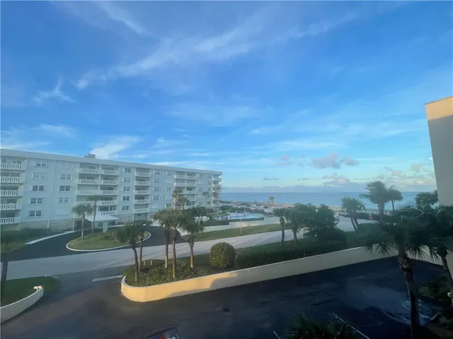 $6,300 | 3939 Ocean Drive, Unit 405B, Vero Beach, FL 32963