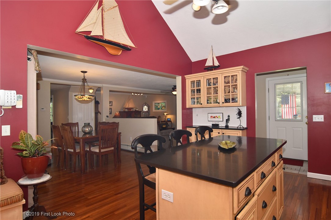 852 Anthony Road Portsmouth, RI 02871 - Photo 11 of 40