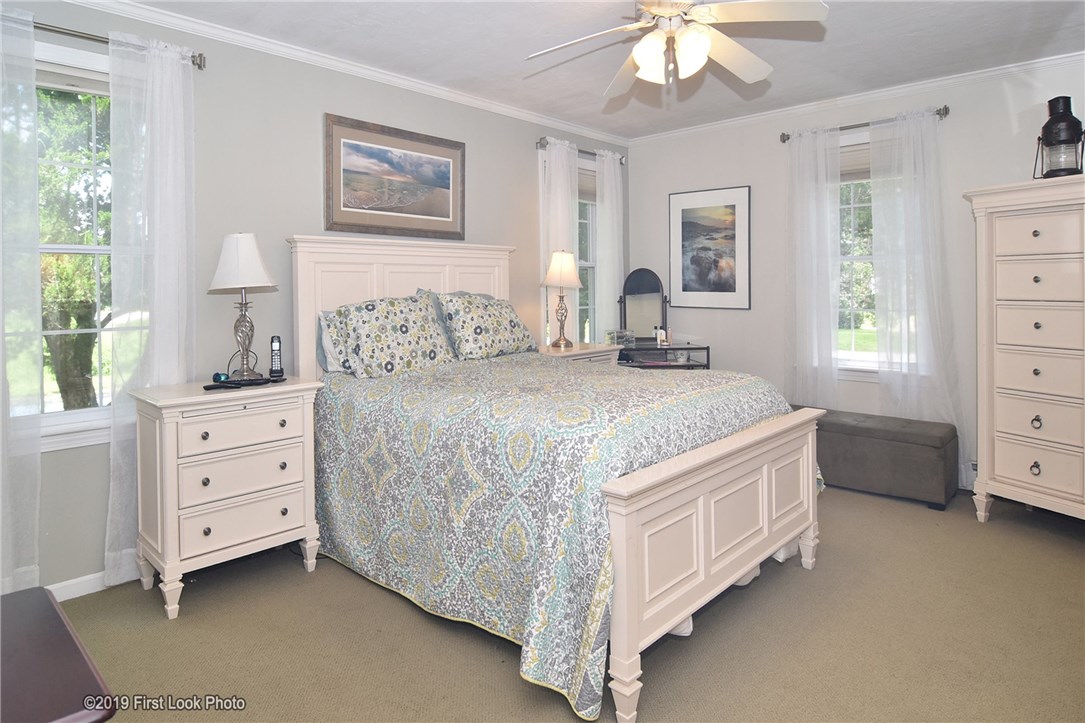 852 Anthony Road Portsmouth, RI 02871 - Photo 14 of 40