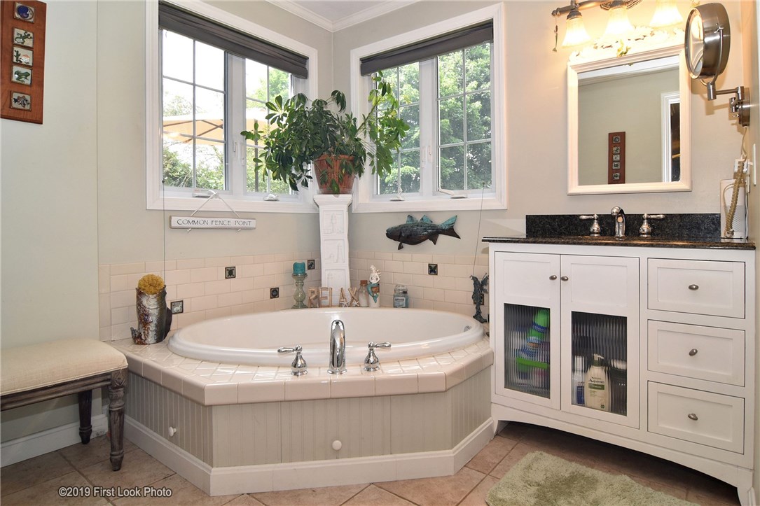 852 Anthony Road Portsmouth, RI 02871 - Photo 18 of 40