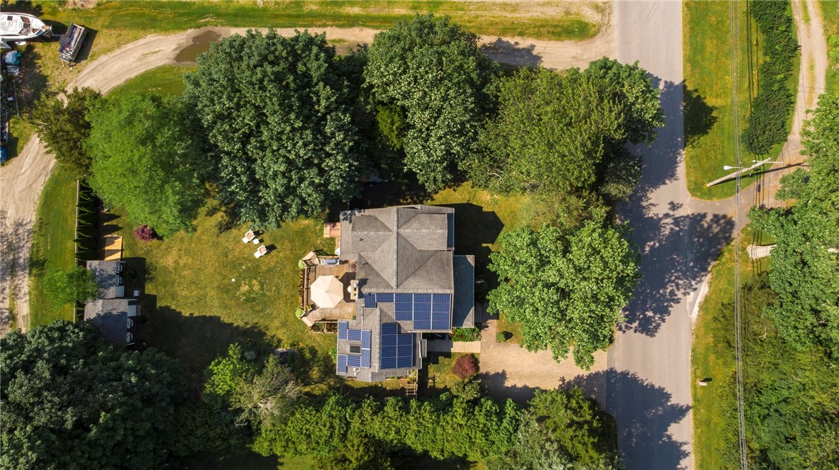 852 Anthony Road Portsmouth, RI 02871 - Photo 2 of 40