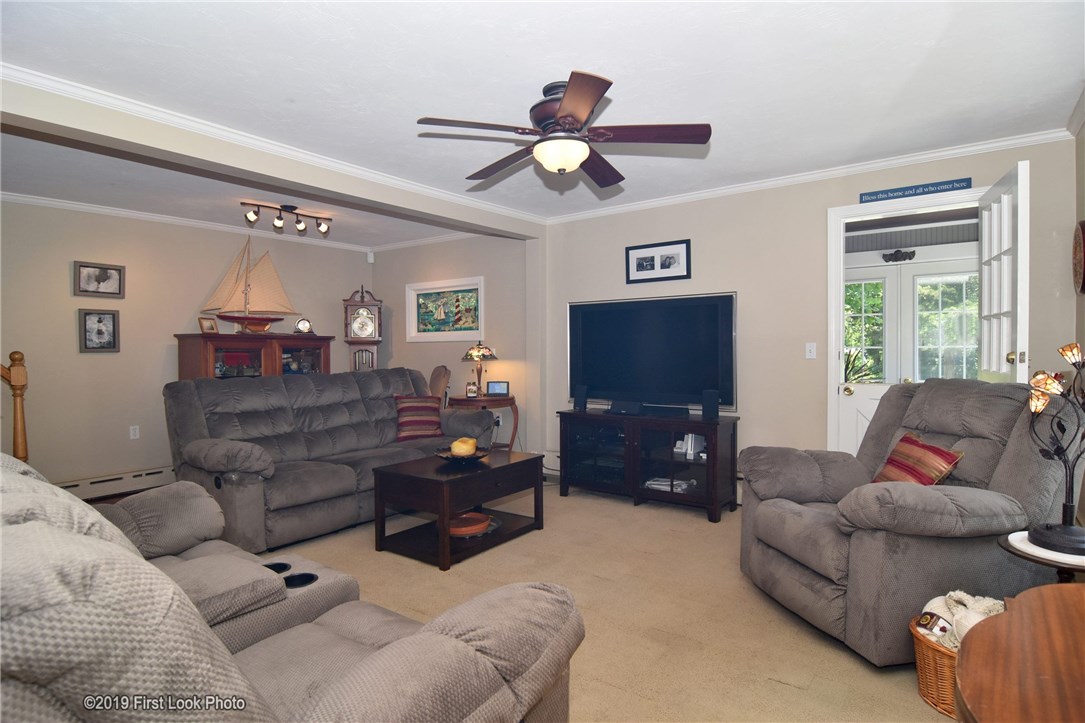852 Anthony Road Portsmouth, RI 02871 - Photo 3 of 40
