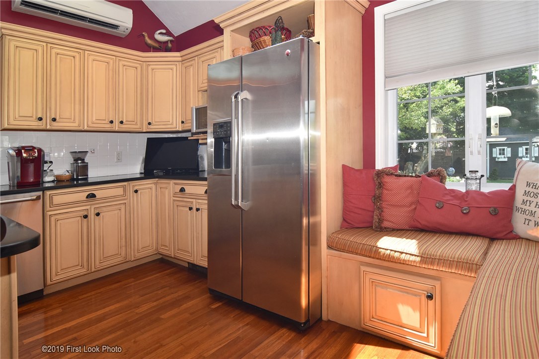 852 Anthony Road Portsmouth, RI 02871 - Photo 8 of 40